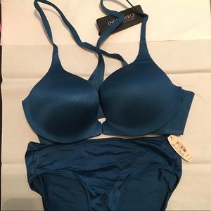 NWT Victoria’s Secret Incredible Bra and Panty 34C